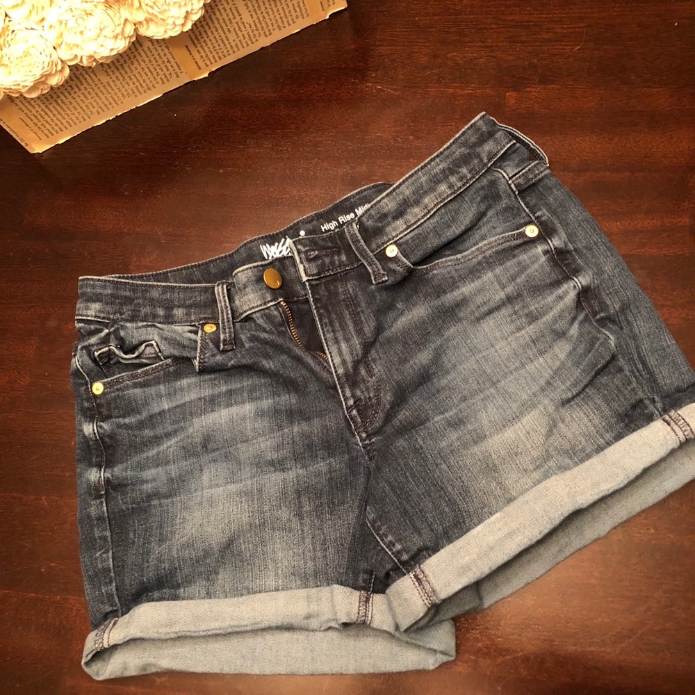 ❤️SOLD❤️Mossimo Jean High Rise Midi Shorts